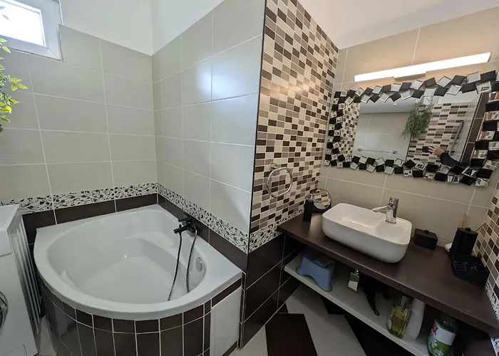 In 54842 アパート バラトンレッレ